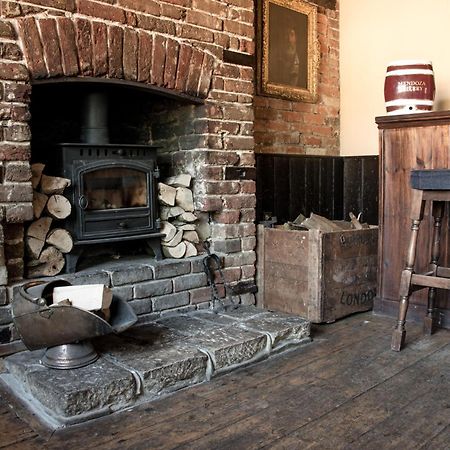 The Dove Inn Micheldever Buitenkant foto